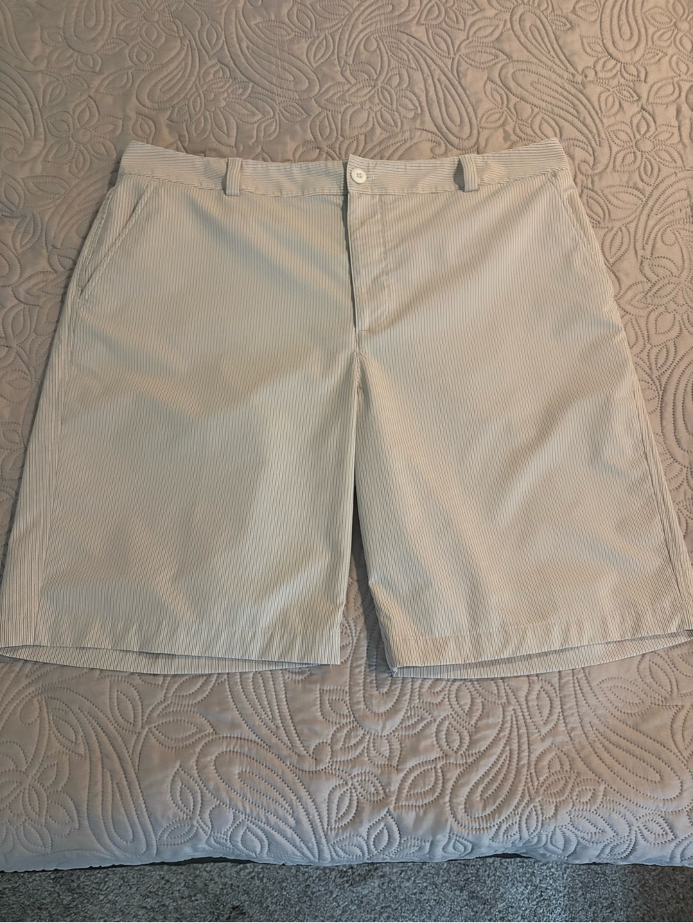 Under Armour Performance Shorts Size 38R